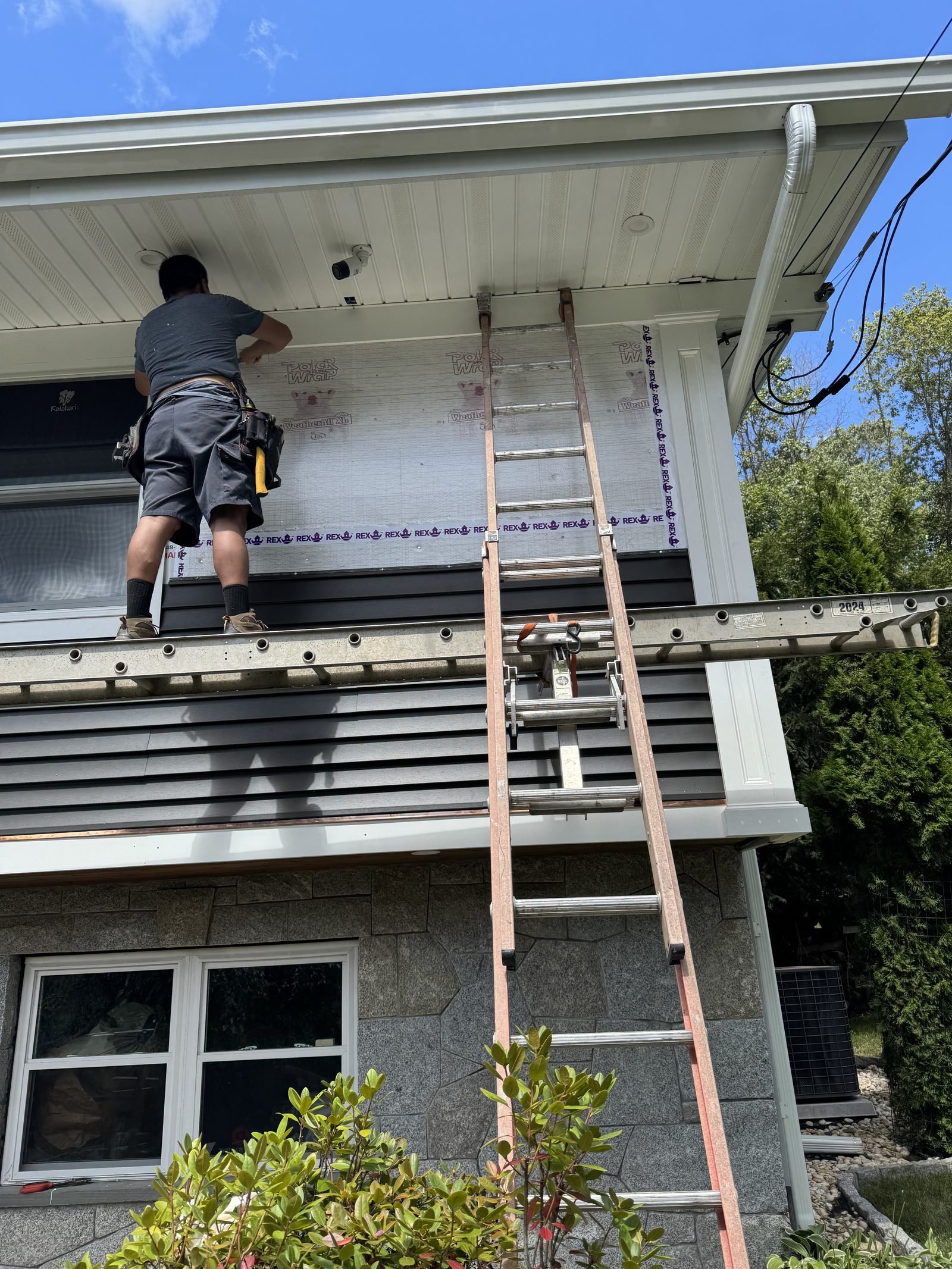 Finishing new soffit and fascia during a siding project